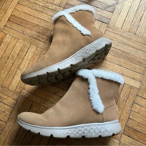 Skechers Tan Ankle Boots sz 7 on the go goga mat faux fur lined